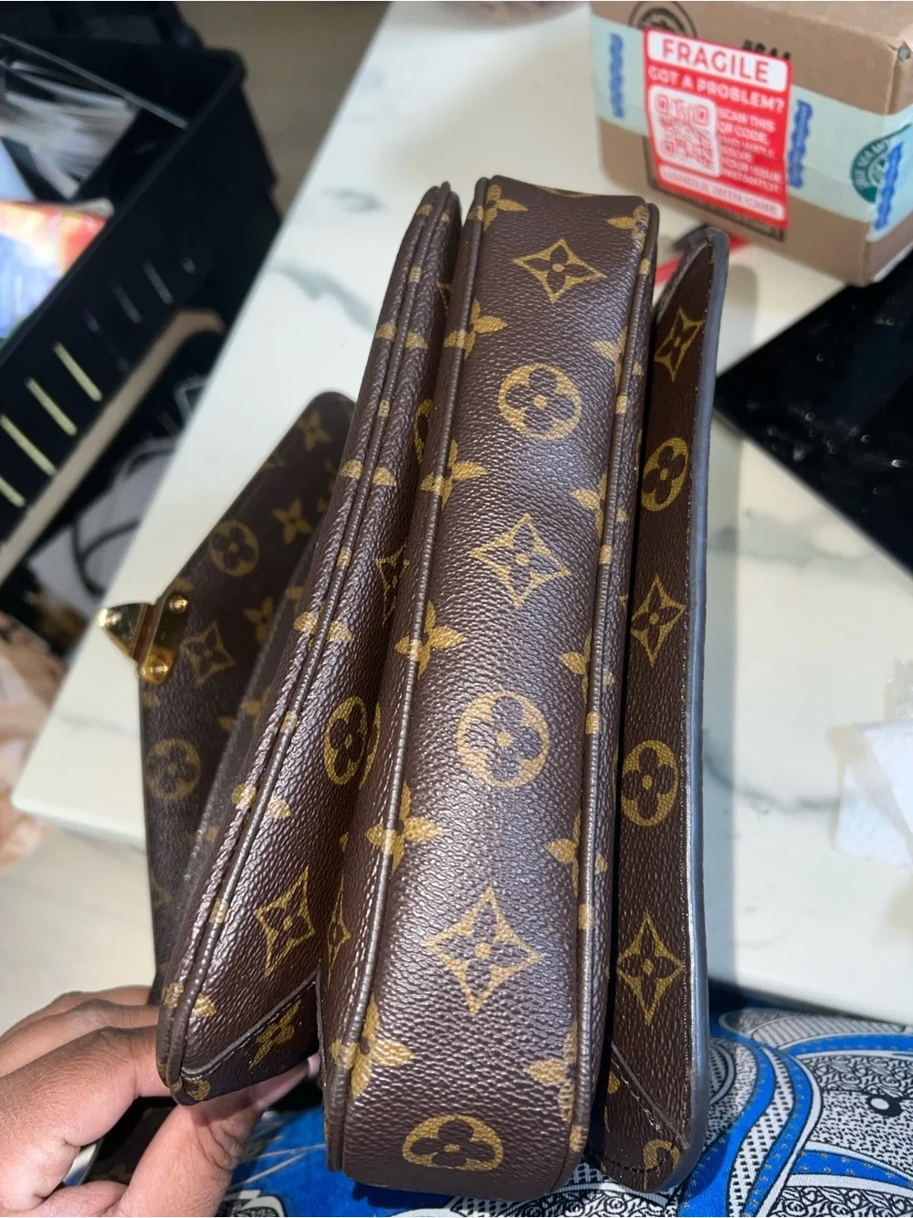 100% Authentic Louis Vuitton Pouchette Metis in monogram canvas